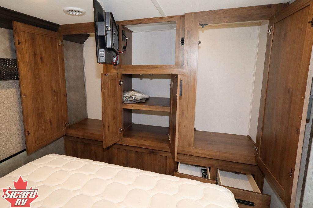 2021 FOREST RIVER FORESTER 3011DS