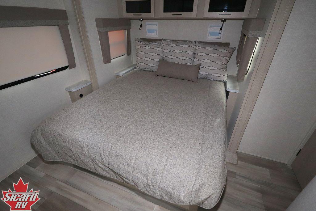 2023 FOREST RIVER FLAGSTAFF SUPER LITE 26FKBS