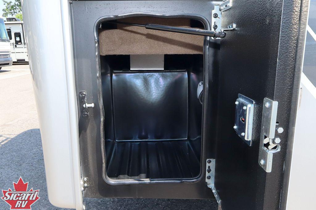 2027 JAYCO SENECA PRESTIGE 37K