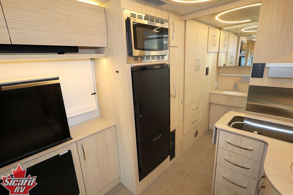 2024 LEISURE TRAVEL VANS UNITY U24MB