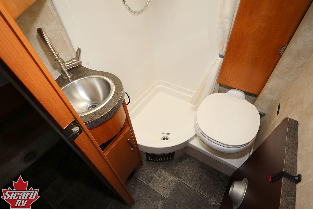 2011 ITASCA NAVION IQ 24G