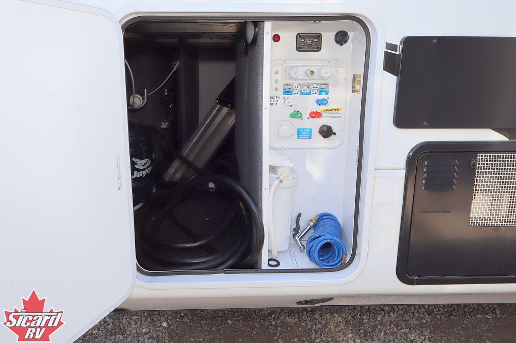 2022 JAYCO NORTH POINT 382FLRB