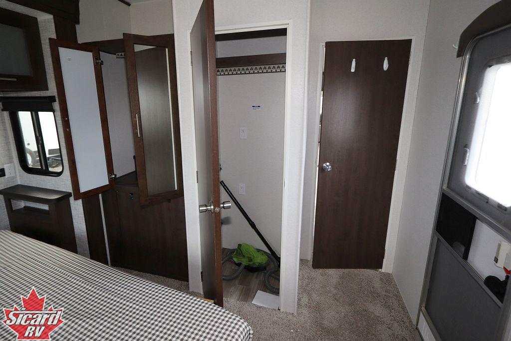 2020 FOREST RIVER SALEM VILLA 393FLT