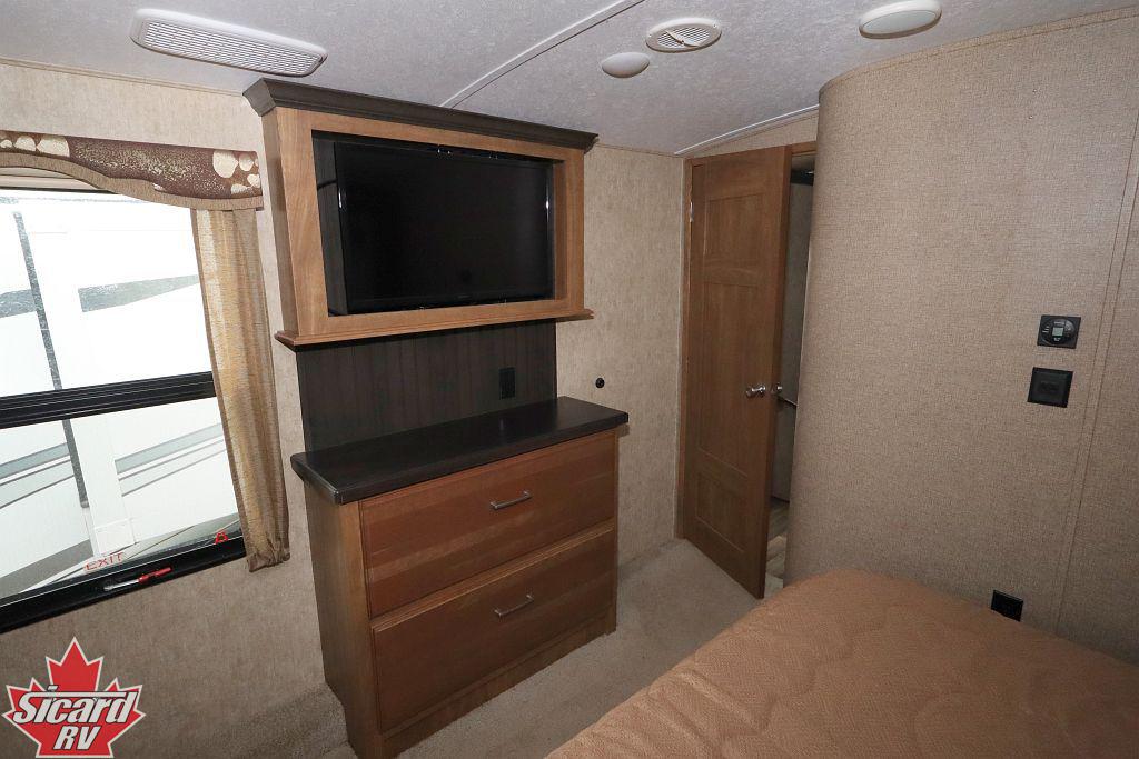 2017 KEYSTONE MONTANA 3660RL
