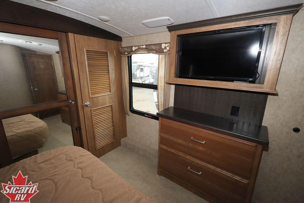 2017 KEYSTONE MONTANA 3660RL