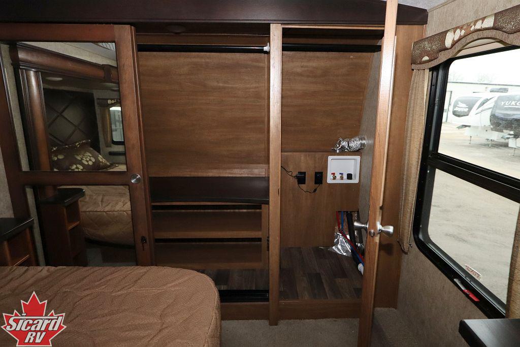 2017 KEYSTONE MONTANA 3660RL
