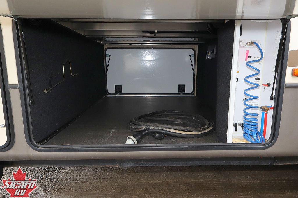2017 KEYSTONE MONTANA 3660RL