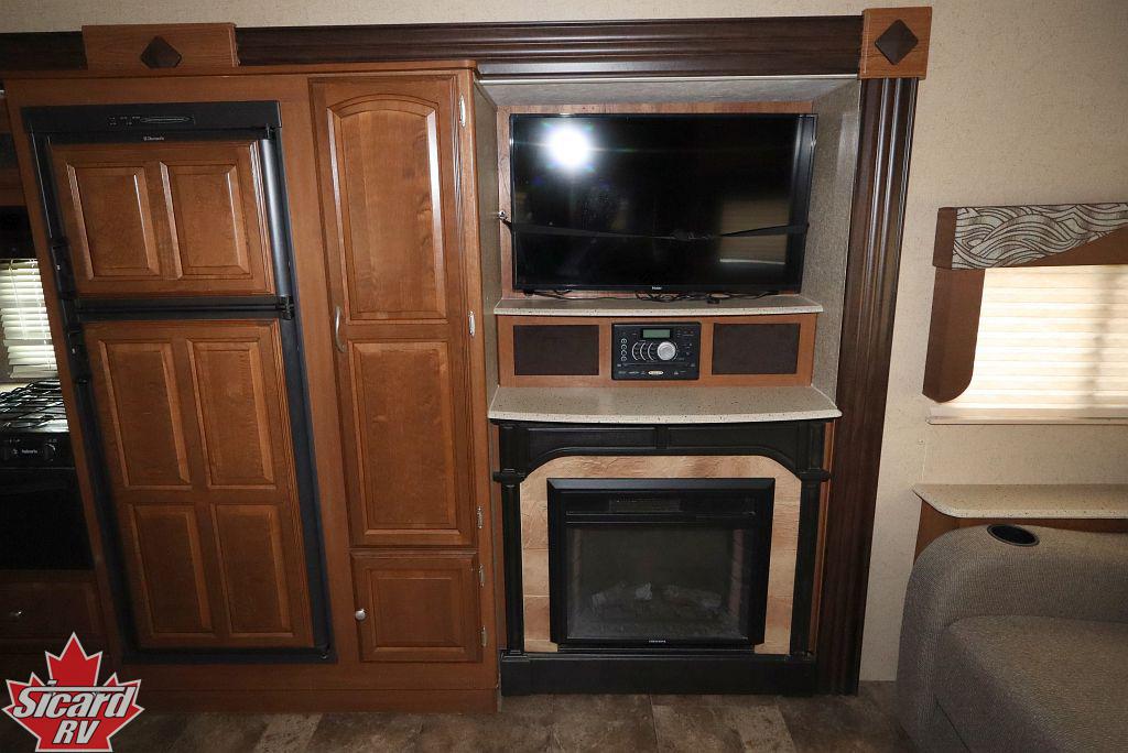 2015 COACHMEN FREEDOM EXPRESS 322RLDS