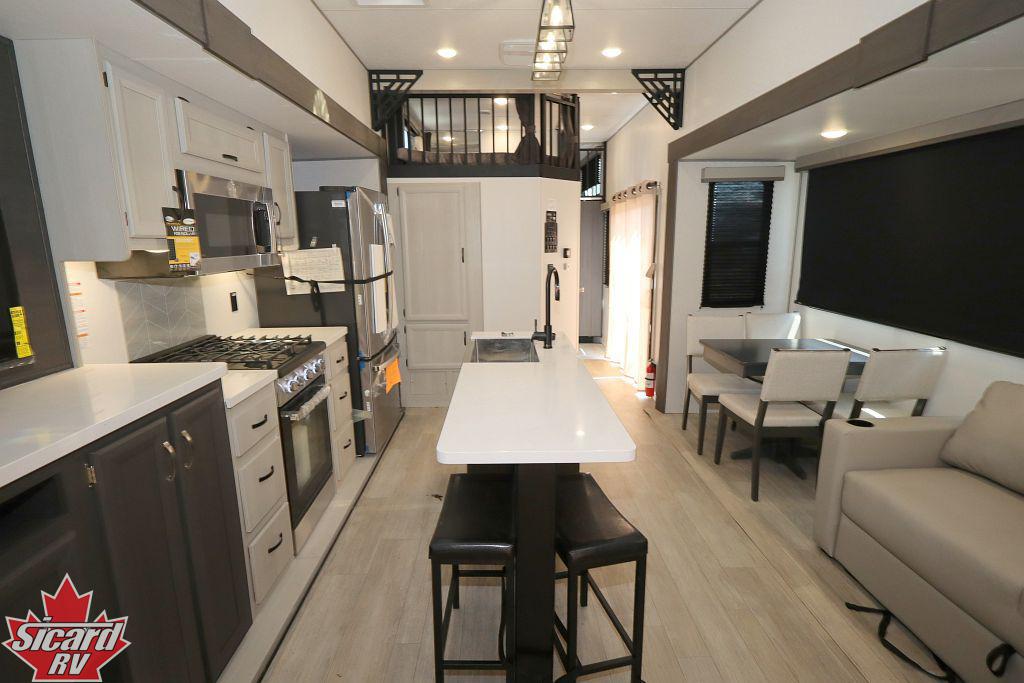 2027 FOREST RIVER AURORA 43CONDO