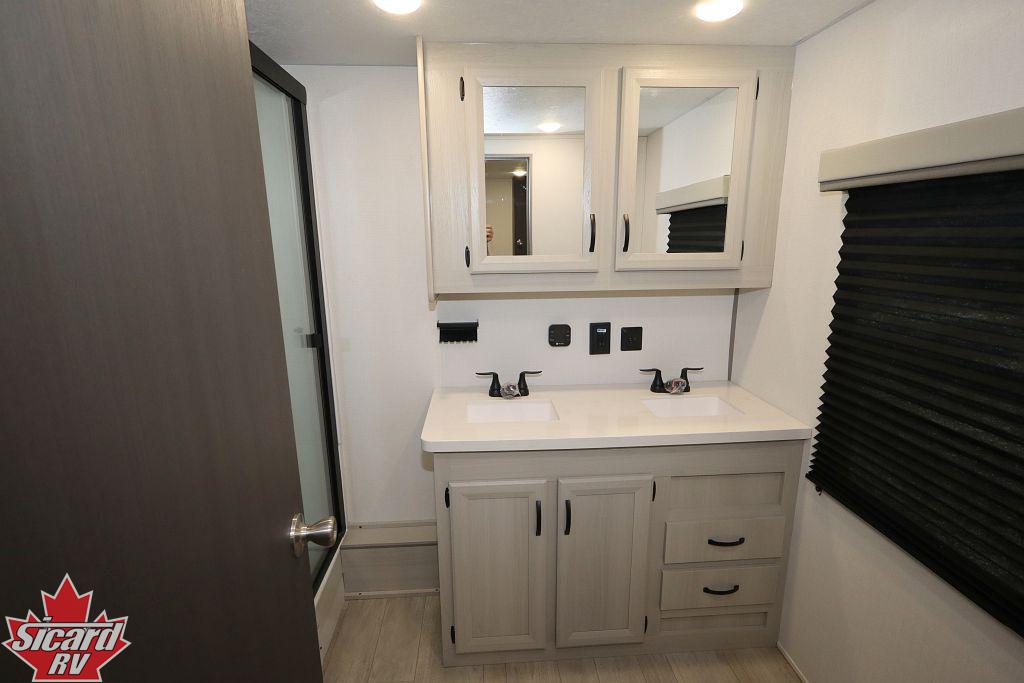 2027 FOREST RIVER AURORA 43CONDO