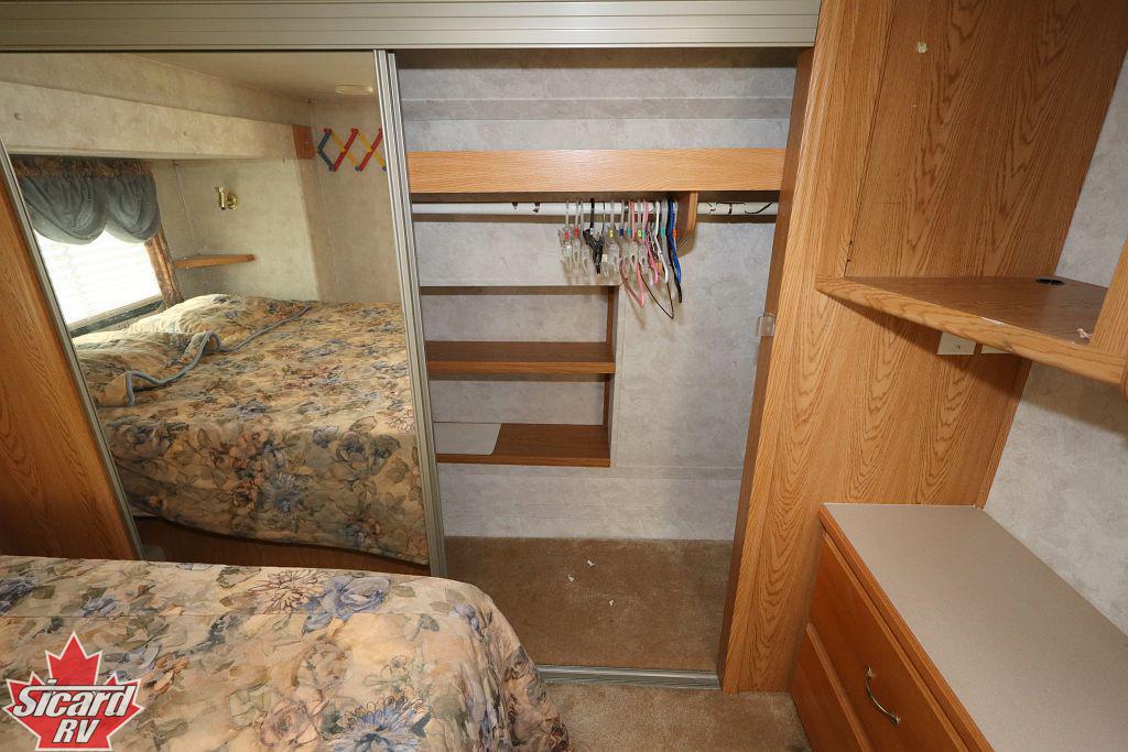2001 KEYSTONE MONTANA 3670RL