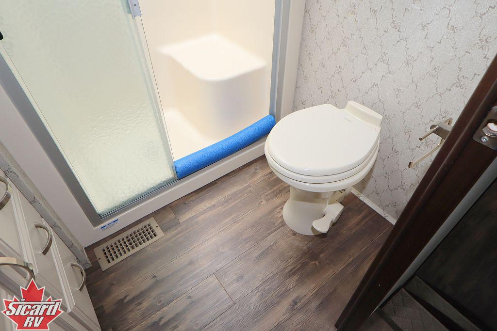 2019 FOREST RIVER RIVERSTONE 39FKTH