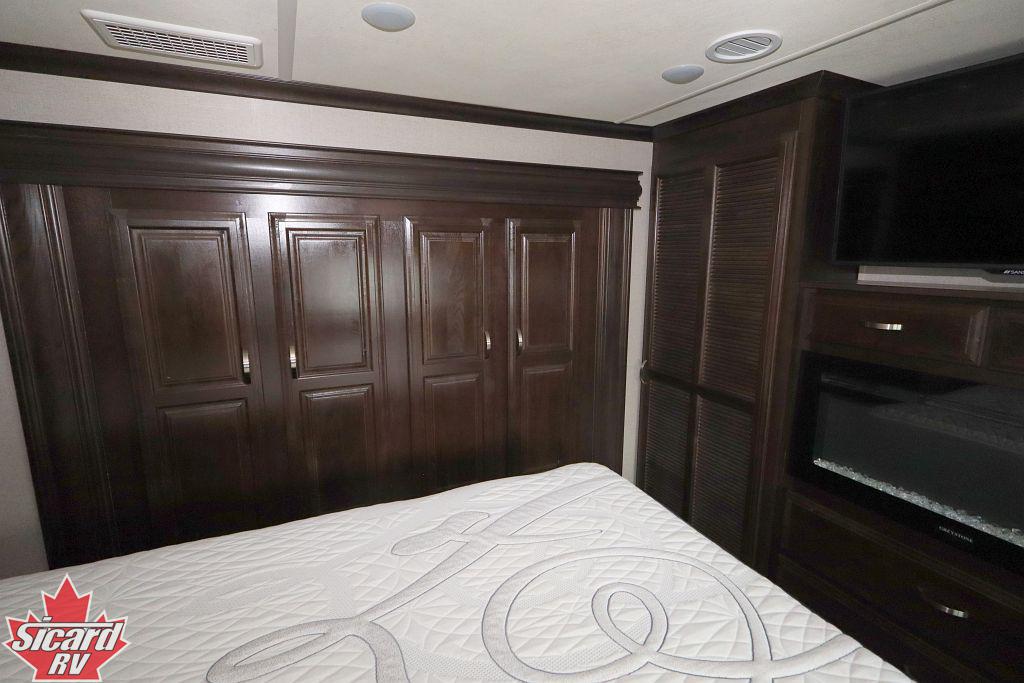 2019 FOREST RIVER RIVERSTONE 39FKTH