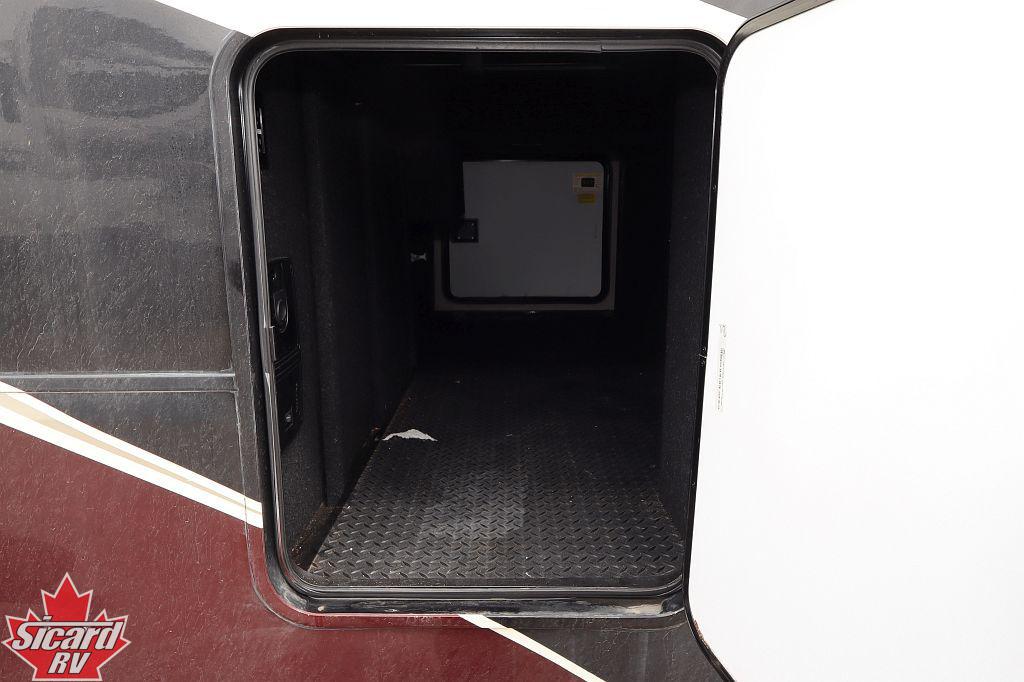 2019 FOREST RIVER RIVERSTONE 39FKTH