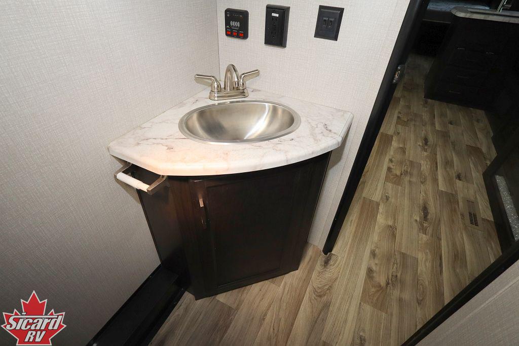 2021 VENTURE RV SPORTTREK 281VBH