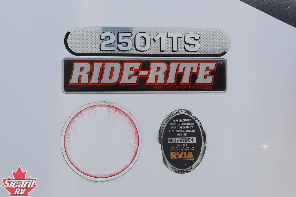 2019 FOREST RIVER FORESTER 2501TS