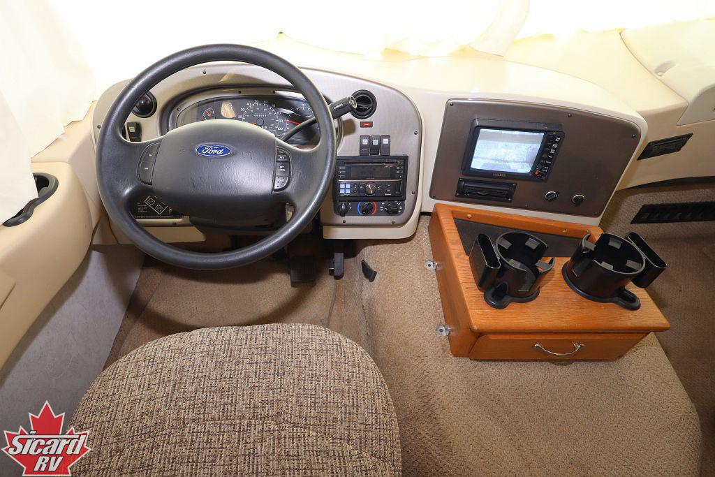 2005 MONACO MONARCH SE 30PDD