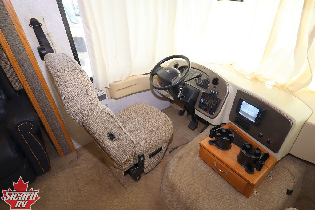 2005 MONACO MONARCH SE 30PDD
