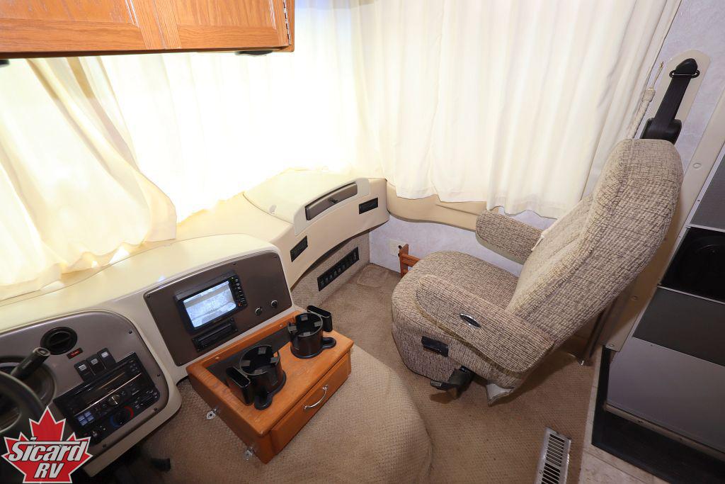 2005 MONACO MONARCH SE 30PDD