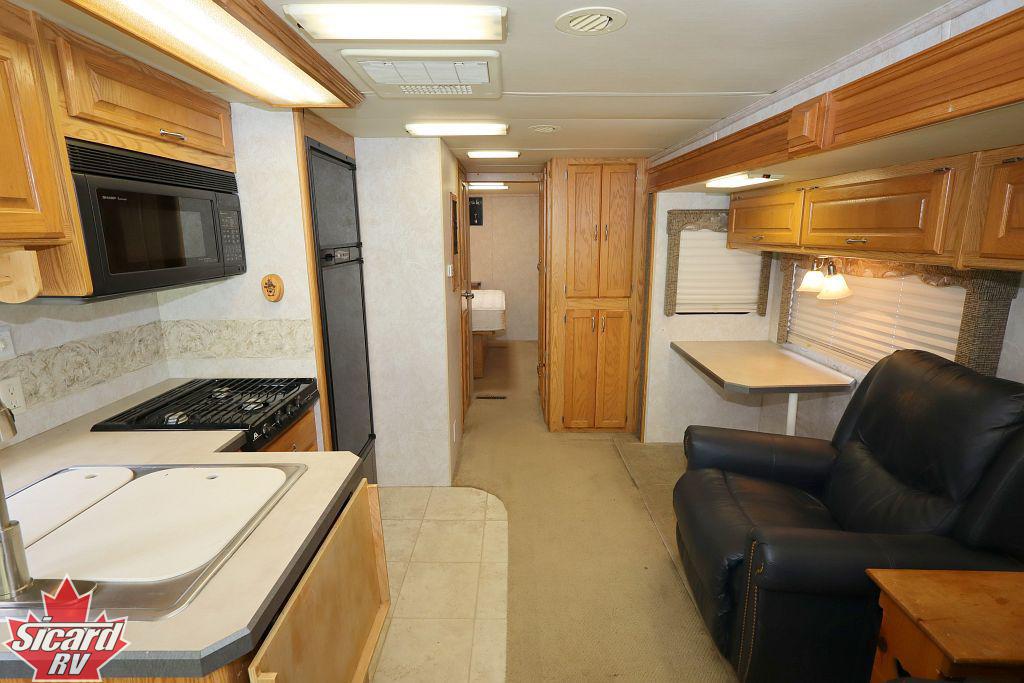 2005 MONACO MONARCH SE 30PDD