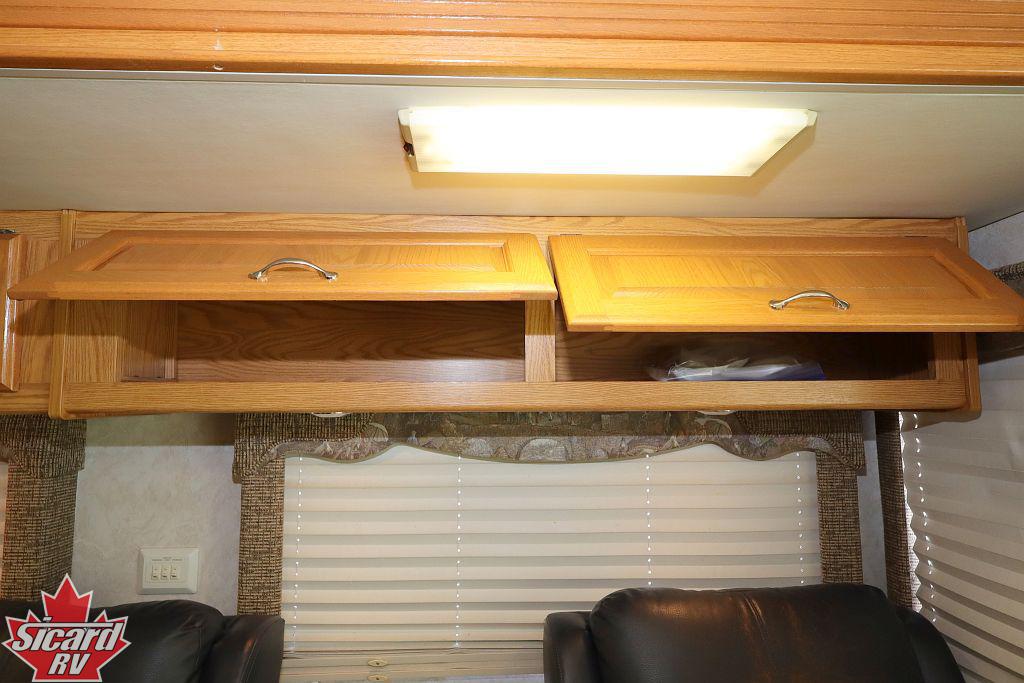 2005 MONACO MONARCH SE 30PDD