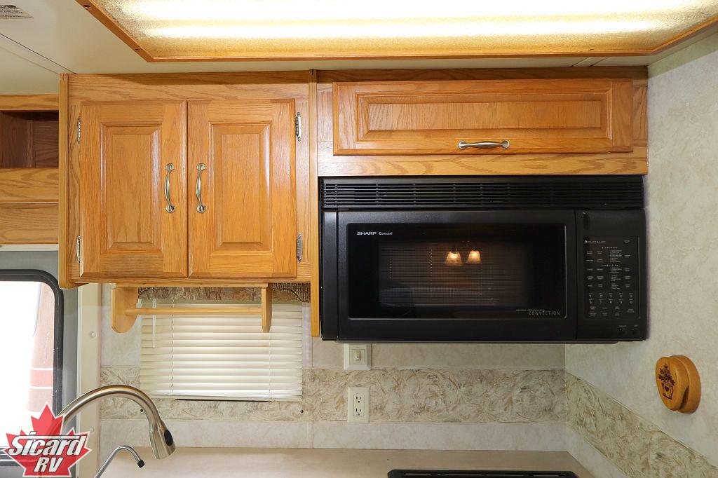 2005 MONACO MONARCH SE 30PDD