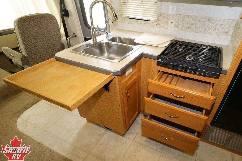 2005 MONACO MONARCH SE 30PDD