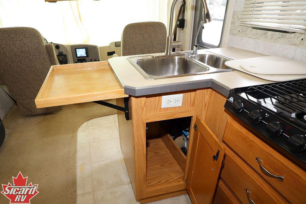 2005 MONACO MONARCH SE 30PDD