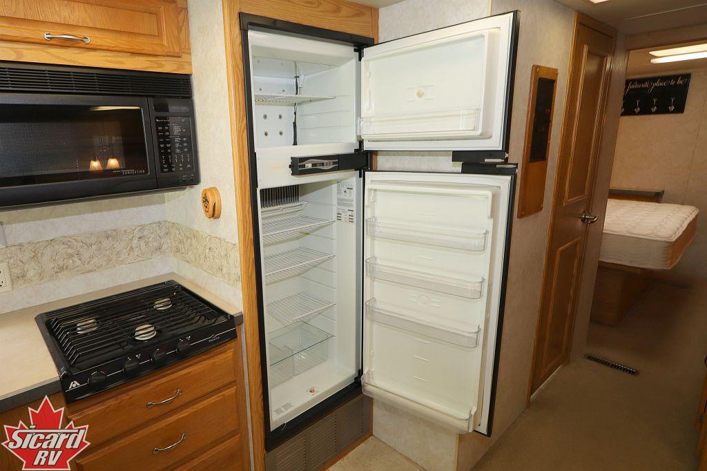 2005 MONACO MONARCH SE 30PDD