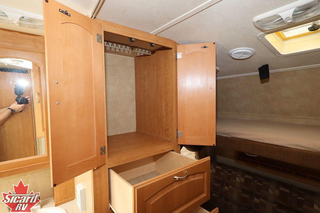2009 FOREST RIVER WILDCAT 32QBBS
