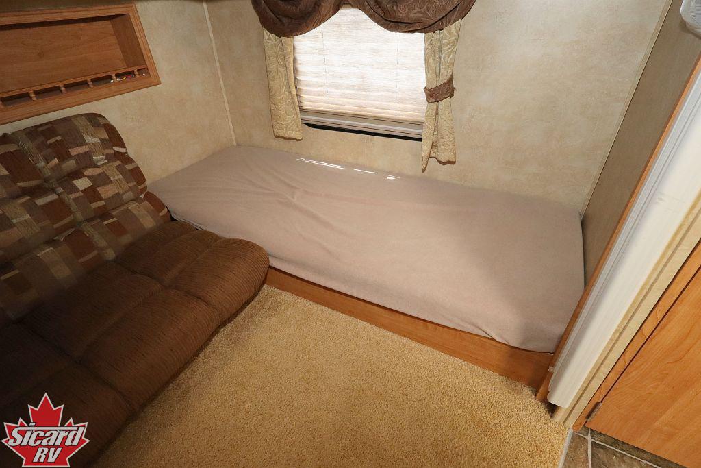 2009 FOREST RIVER WILDCAT 32QBBS