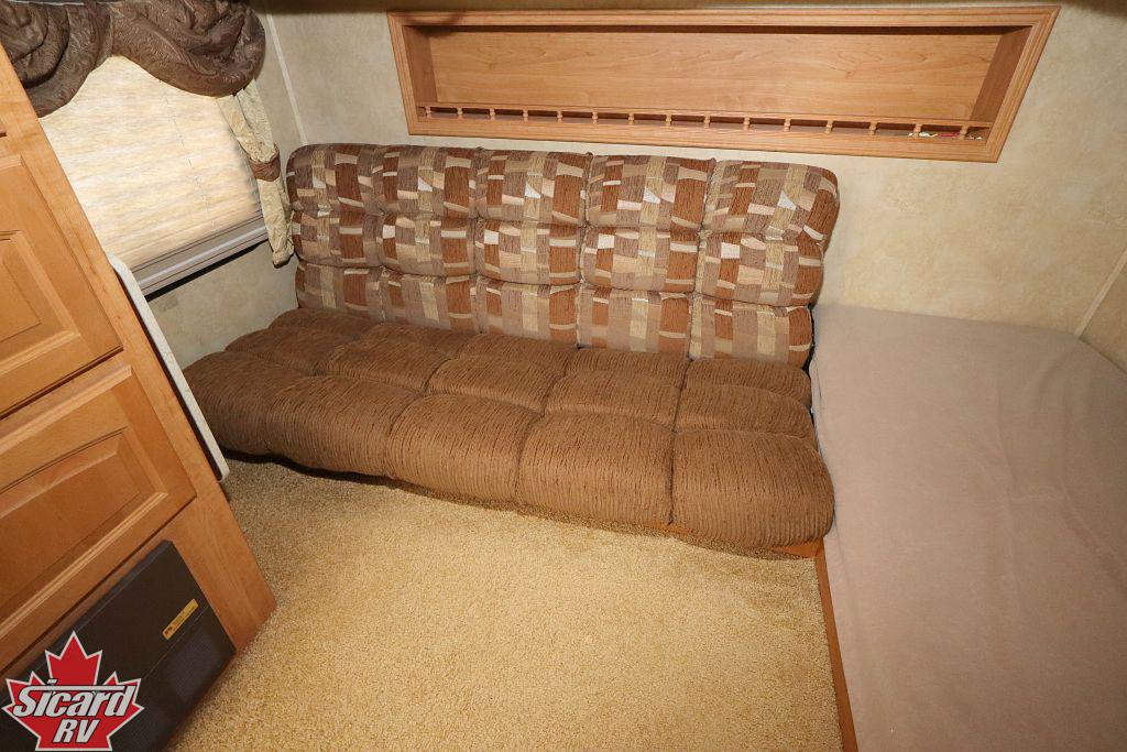 2009 FOREST RIVER WILDCAT 32QBBS