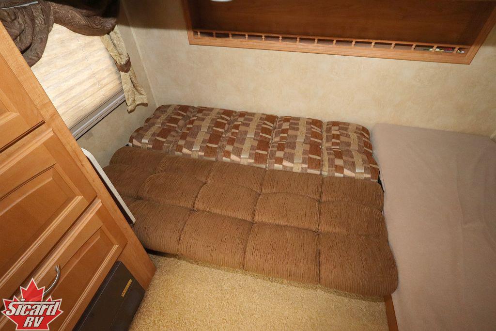 2009 FOREST RIVER WILDCAT 32QBBS