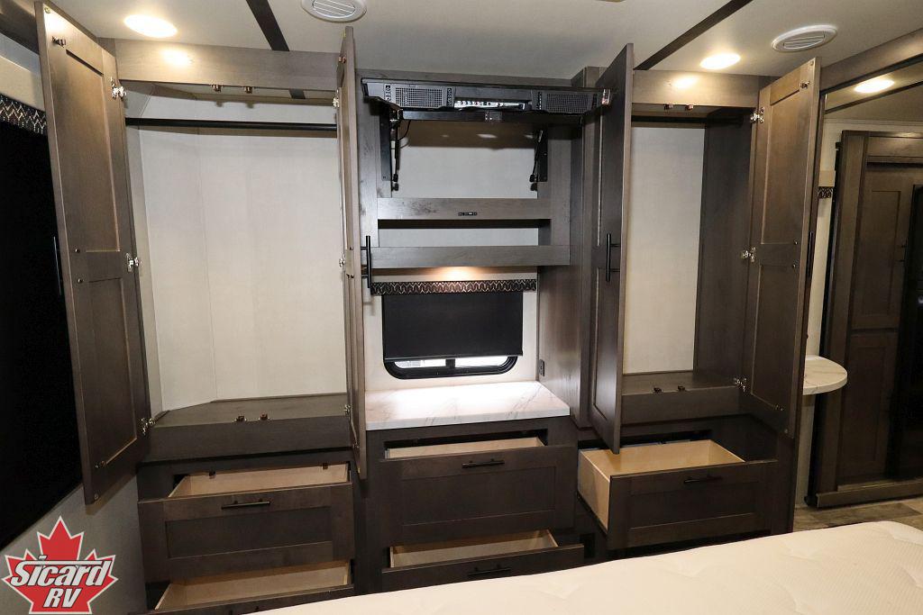 2022 FOREST RIVER FR3 33DS