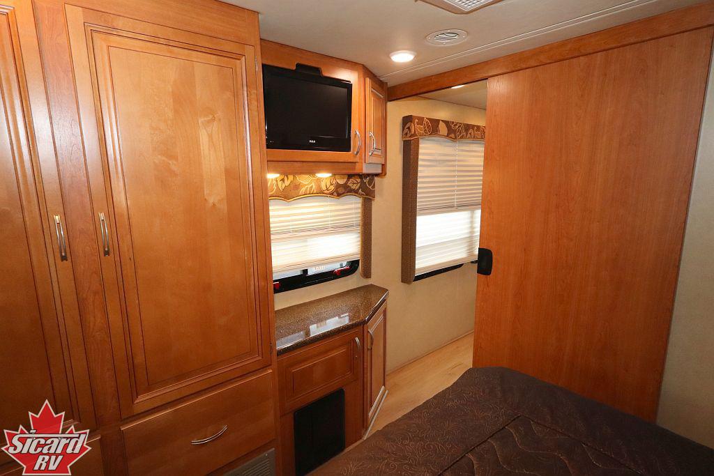 2012 HOLIDAY RAMBLER VACATIONER 36SBT