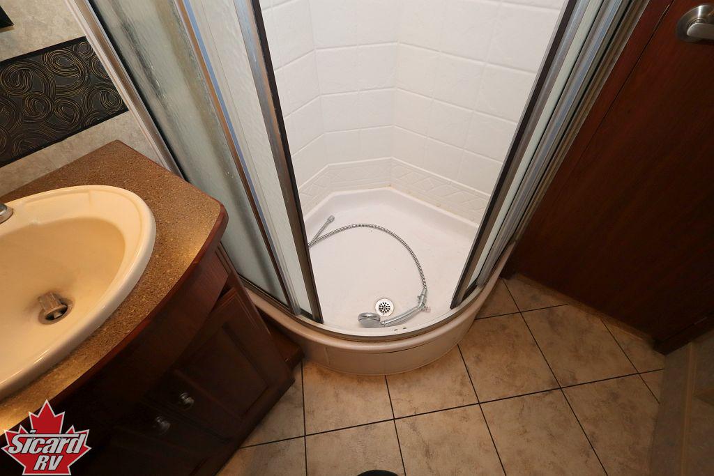 2011 WINNEBAGO JOURNEY EXPRESS 39N