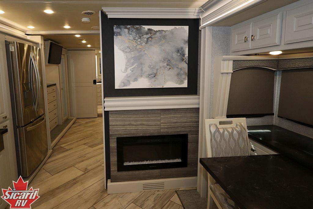 2022 FLEETWOOD DISCOVERY LXE 40M