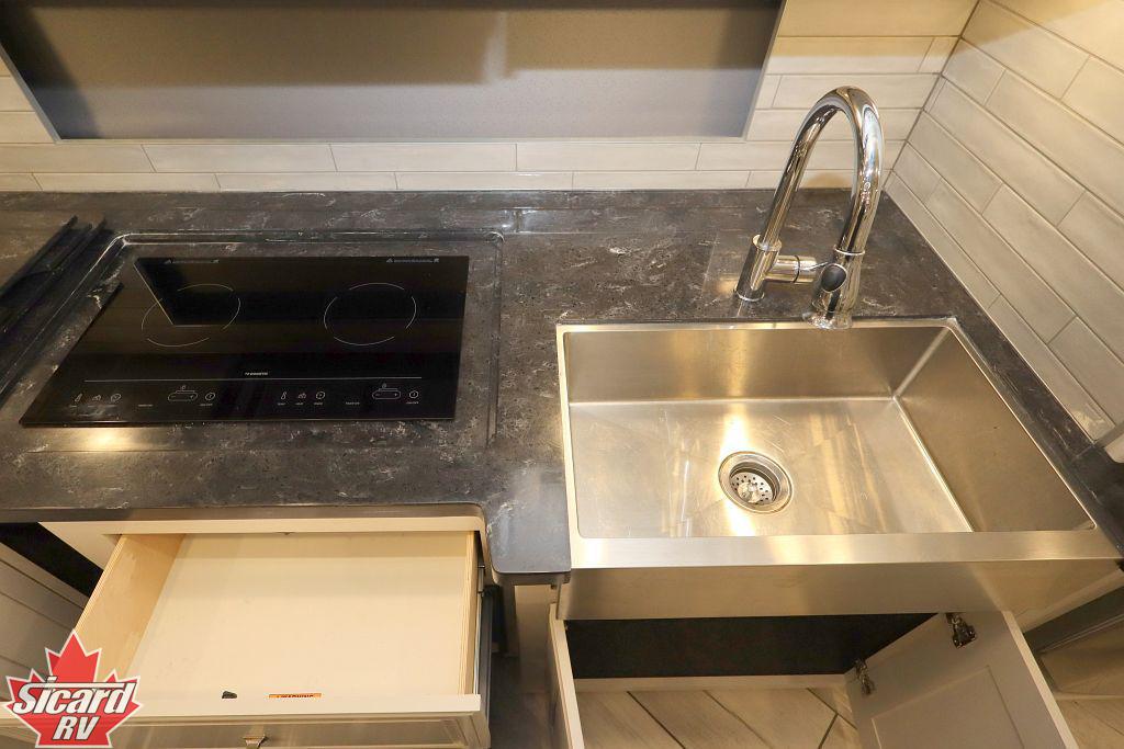 2022 FLEETWOOD DISCOVERY LXE 40M