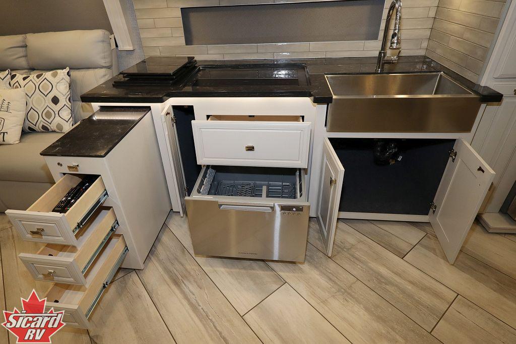 2022 FLEETWOOD DISCOVERY LXE 40M