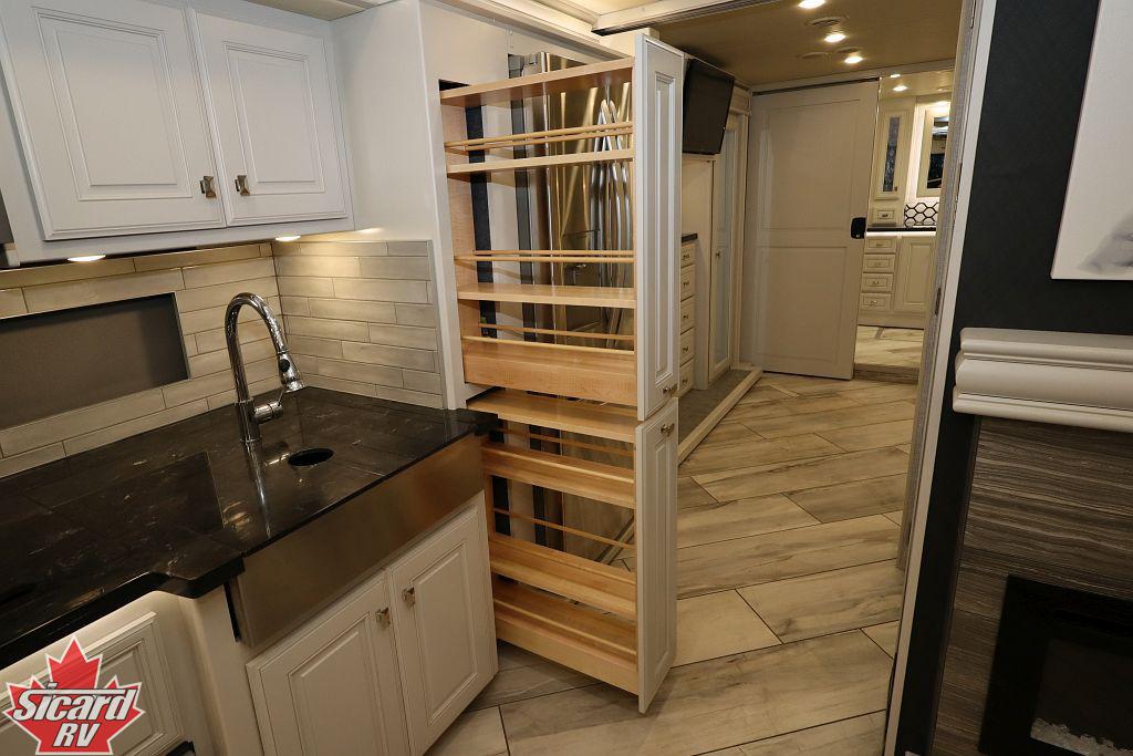 2022 FLEETWOOD DISCOVERY LXE 40M