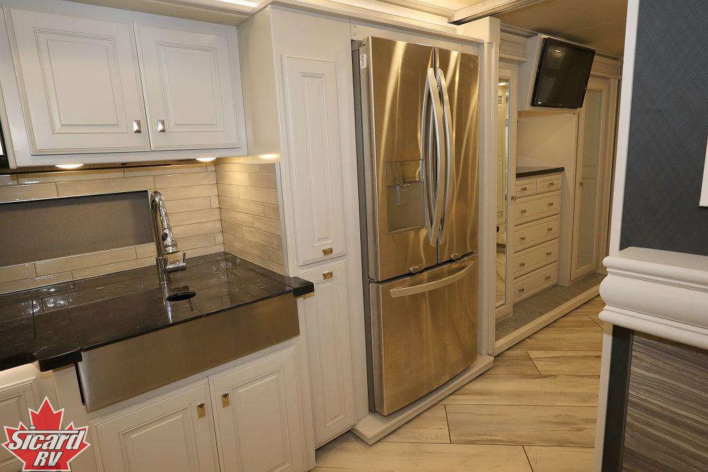 2022 FLEETWOOD DISCOVERY LXE 40M