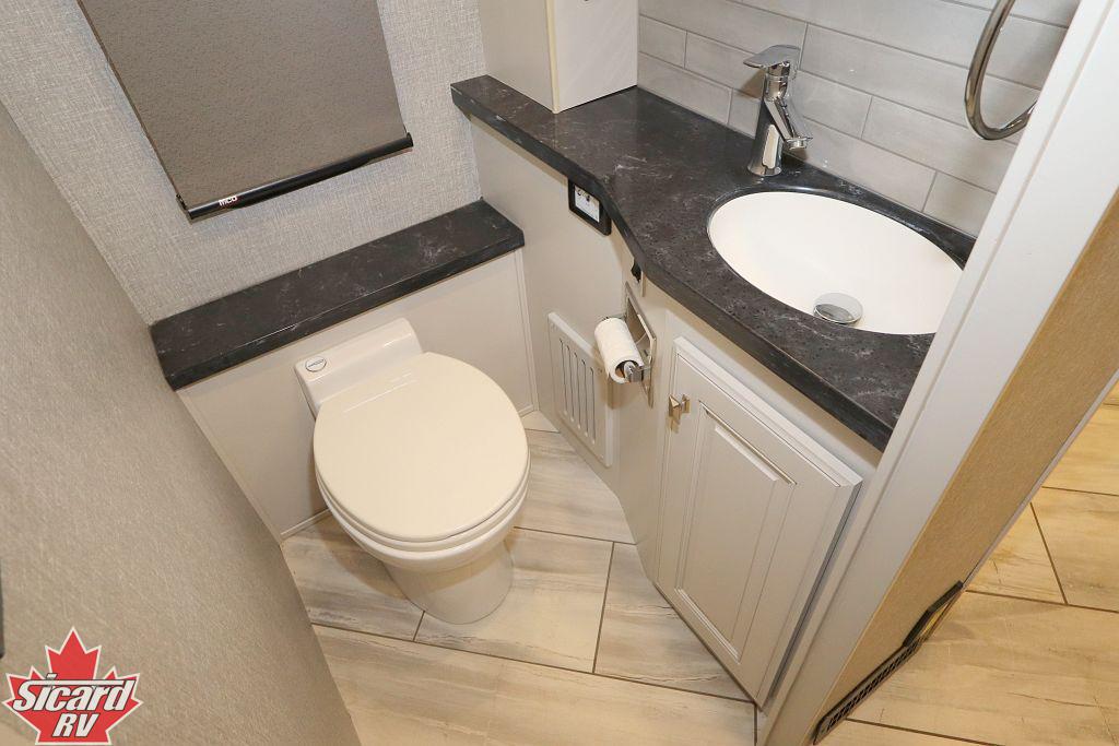 2022 FLEETWOOD DISCOVERY LXE 40M