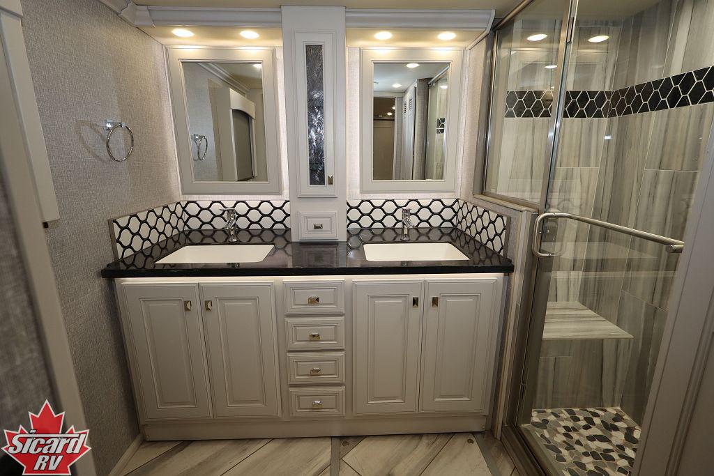 2022 FLEETWOOD DISCOVERY LXE 40M