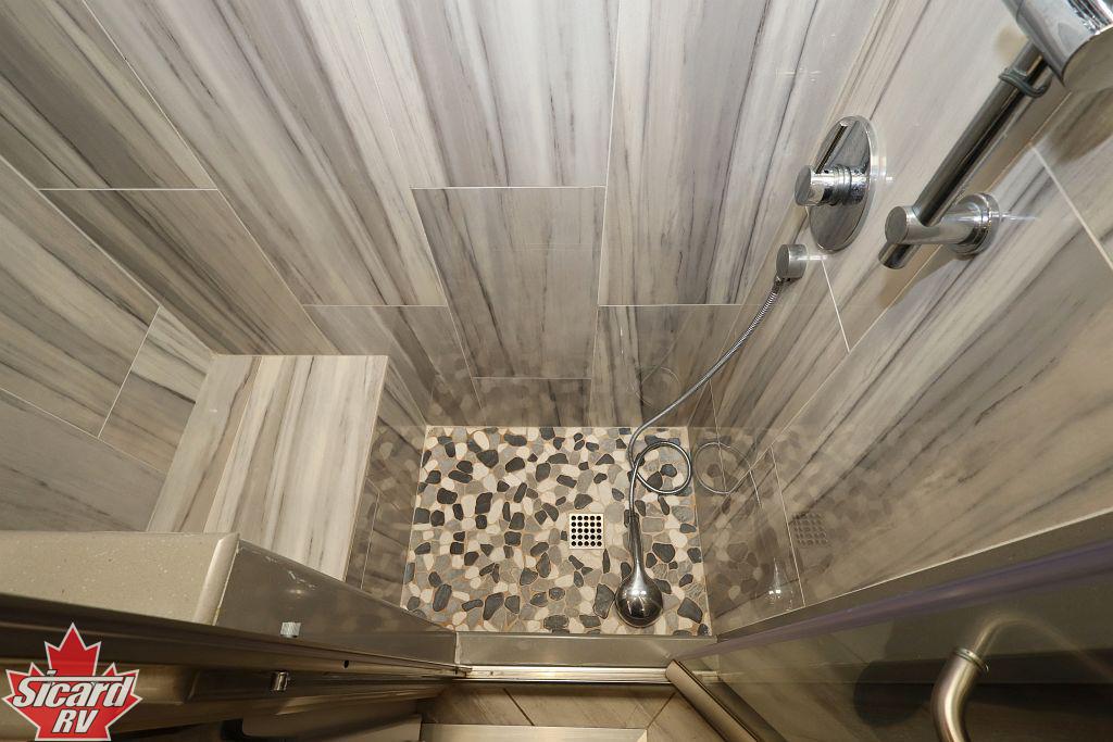 2022 FLEETWOOD DISCOVERY LXE 40M