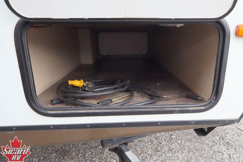 2015 FOREST RIVER SURVEYOR 226RBDS
