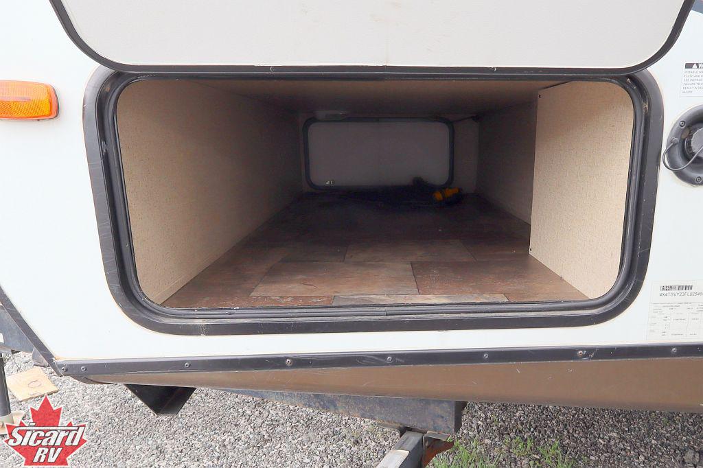 2015 FOREST RIVER SURVEYOR 226RBDS