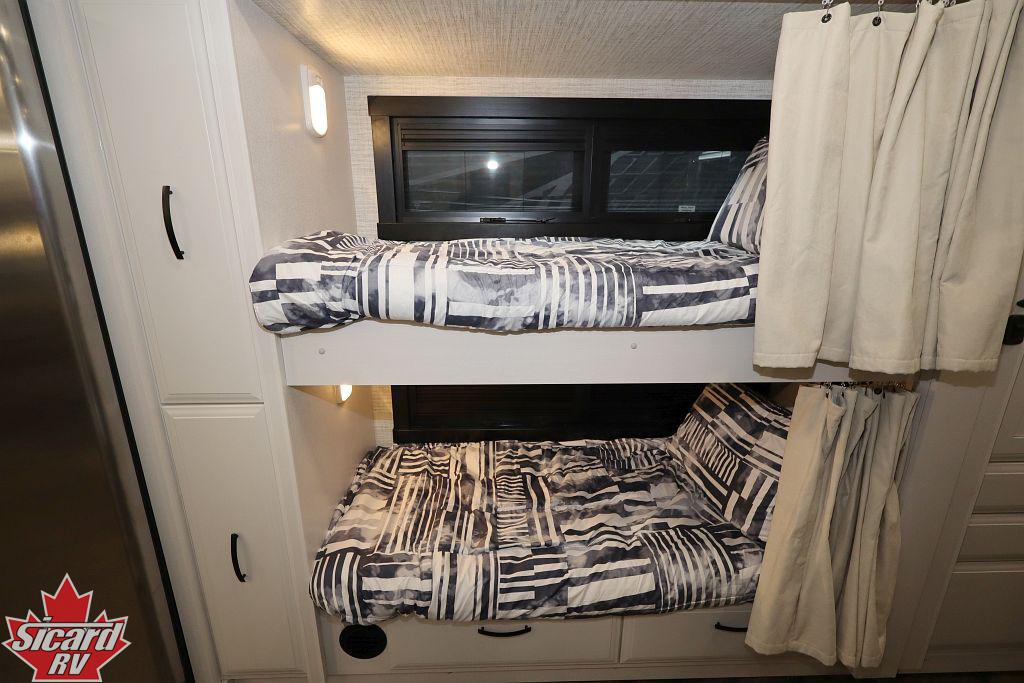 2025 JAYCO SENECA 37L