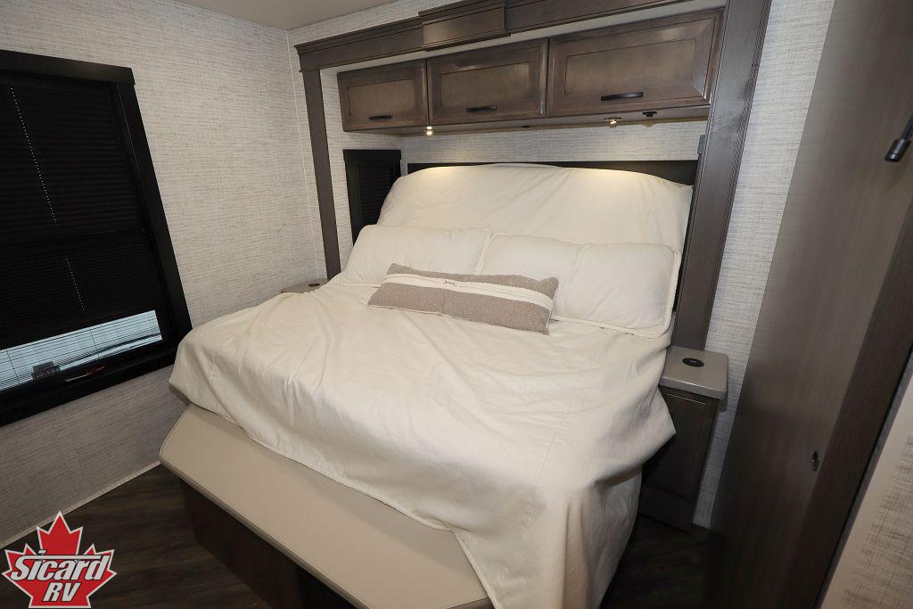 2025 JAYCO SENECA 37L