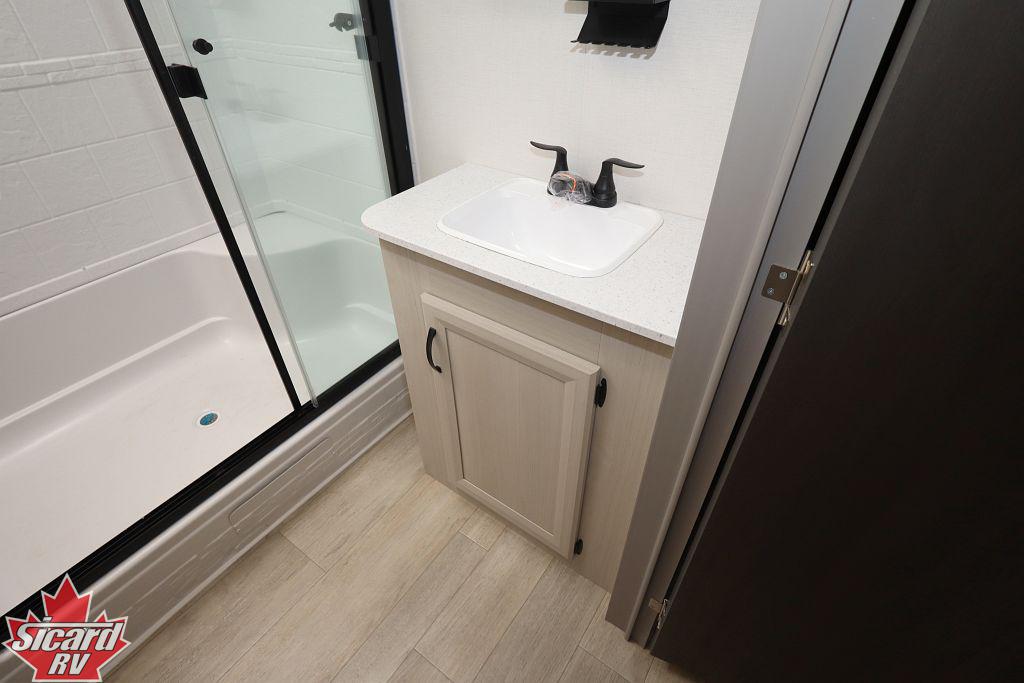 2027 FOREST RIVER AURORA 40BHTS