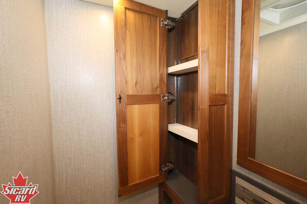 2022 WINNEBAGO JOURNEY 40P